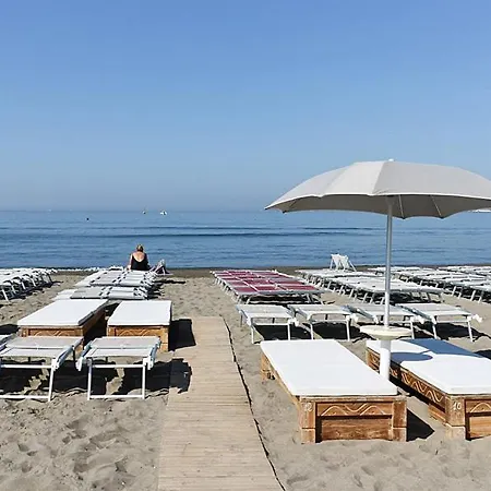 Venustas Park Hotel *